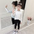 マルコ小熊の子供服の女の子Tシャッ春モデルのボンム新商品の韩国版のアルファベースの子供の中で大子供のファ§ンジの白は130に相当します。